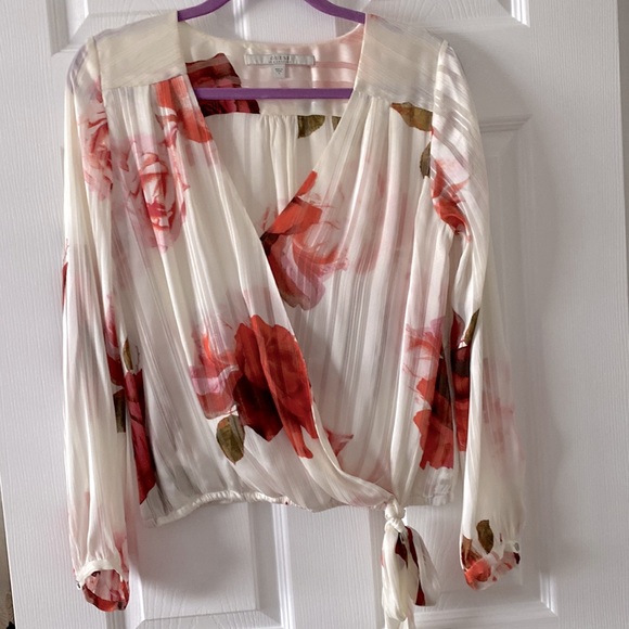 Guess satin long sleeve cream and rose print top with tie hem - Picture 1 of 9